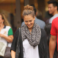 Jessica Alba and Cash Warren go shopping at The Grove | Picture 85967